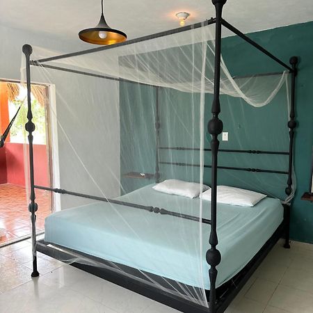 Black Jaguar Hostel Bacalar Buitenkant foto