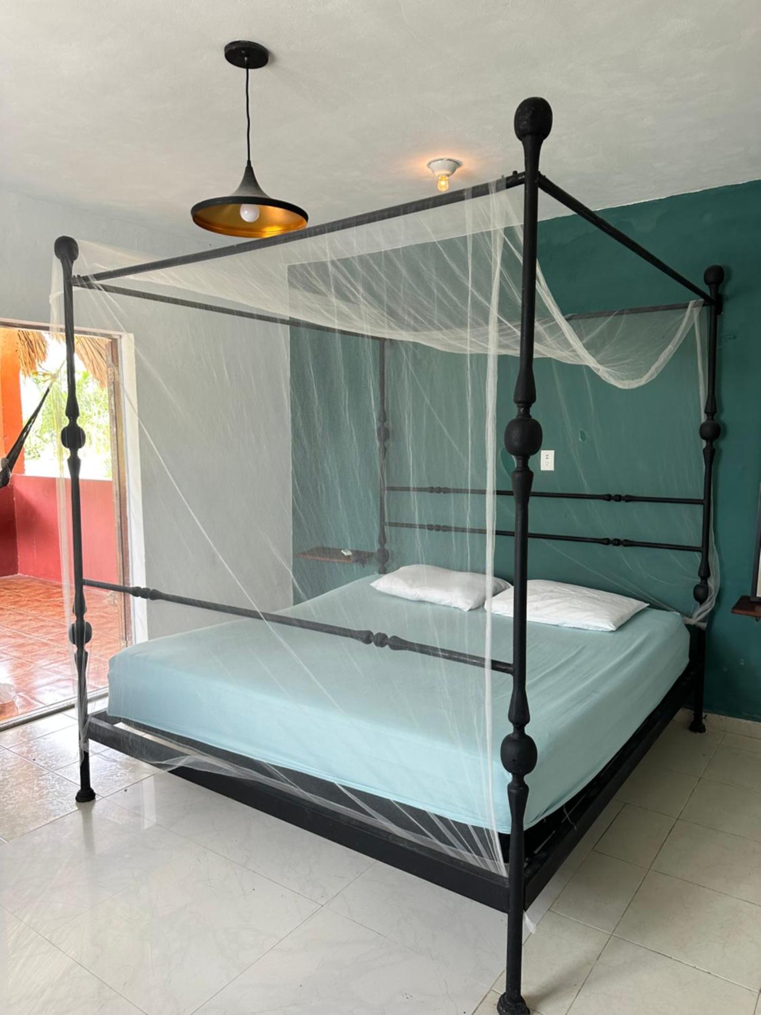 Black Jaguar Hostel Bacalar Buitenkant foto