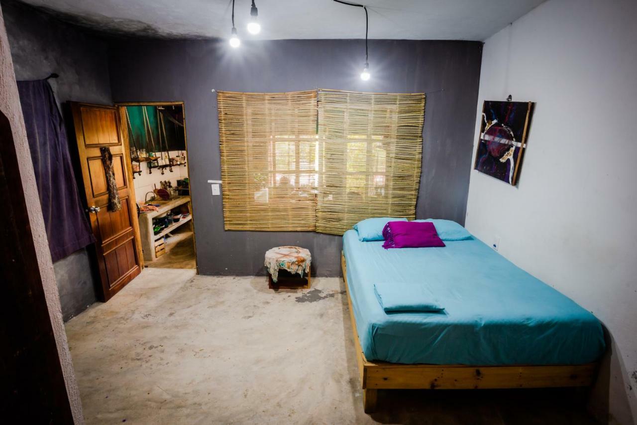 Black Jaguar Hostel Bacalar Buitenkant foto