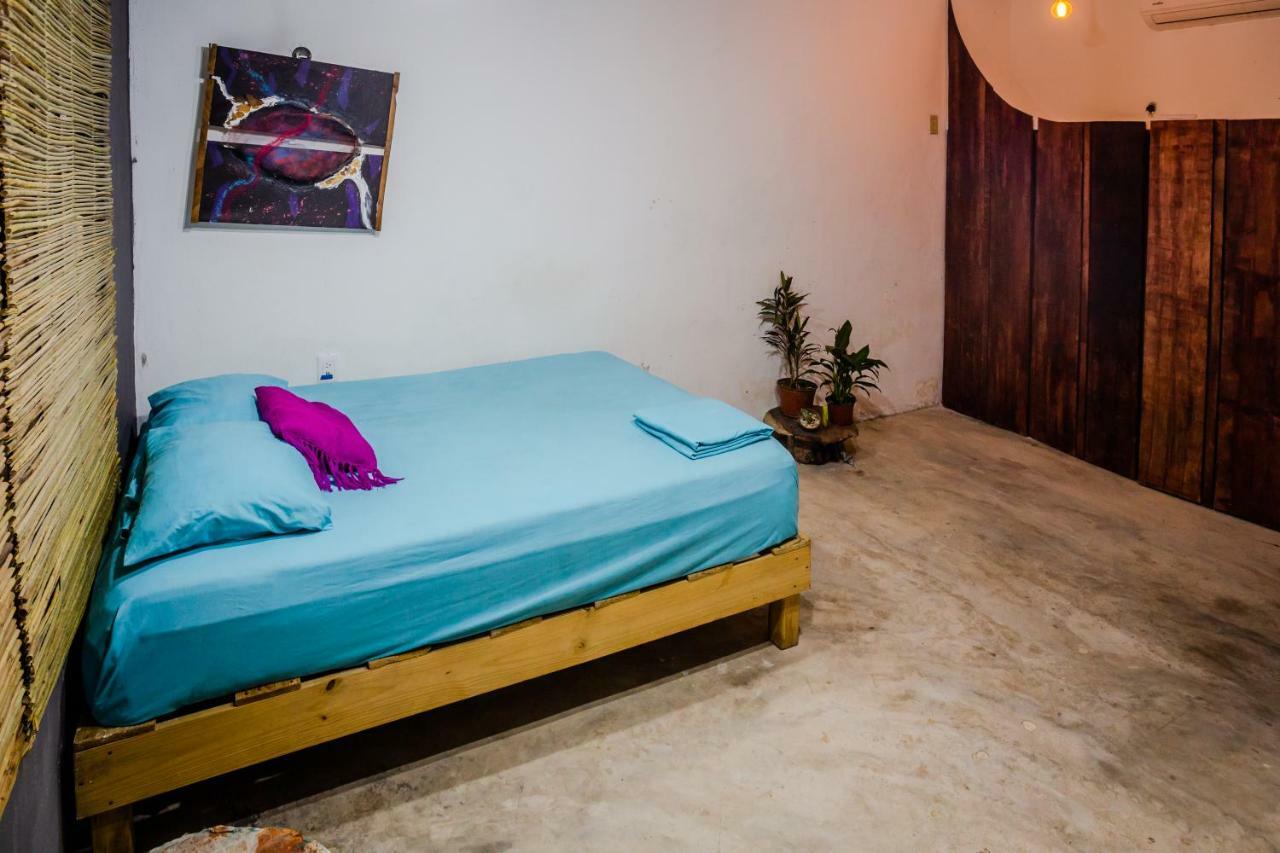 Black Jaguar Hostel Bacalar Buitenkant foto